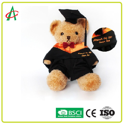 ASTM füllte Teddy Bear Graduation an